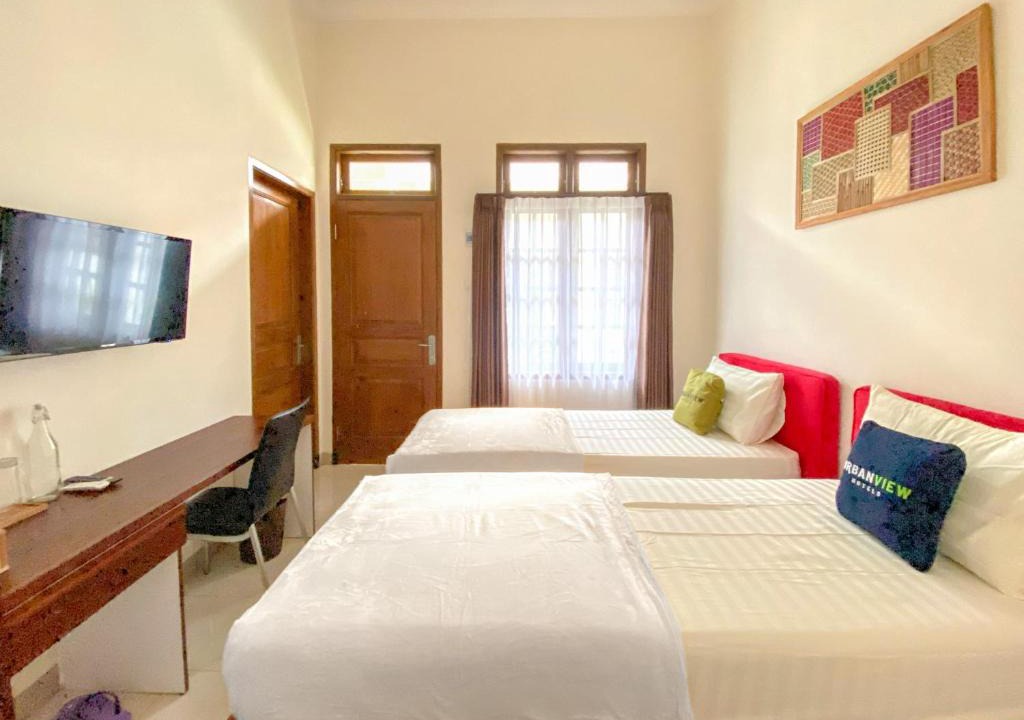 Jember Hotel | Urbanview Raden Mansion Jember