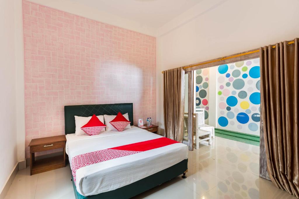 Gili Trawangan Hotel | Vaccinated Staff - OYO 1324 White House