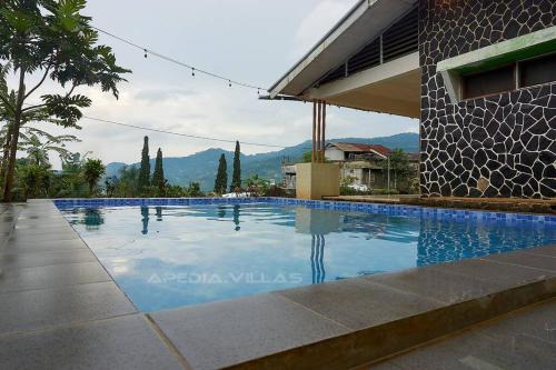Cisarua Villa | Villa DBusso Apedia, 3 BR, SP, Billiard, Karaoke