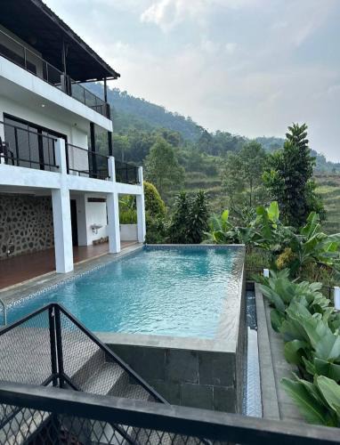 Cijeruk Villa | Villa lofous