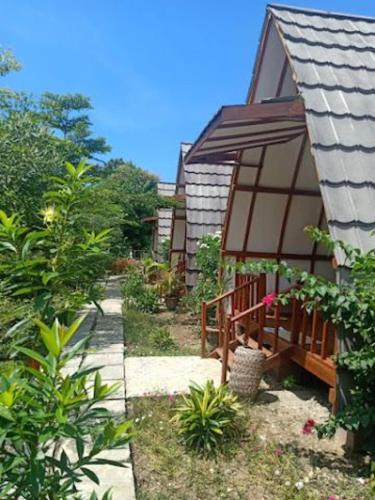 Labuan Bajo Hotel | Villa Raflesh Inn By Four G
