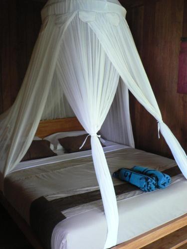 Labuan Bajo Resort | Waecicu Eden Beach Hotel