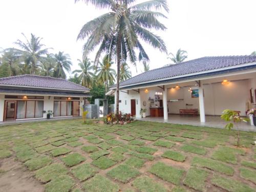 West Pesisir Cabin | Walur Surf Villa II