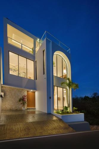 Jimbaran Villa | White Haven Villa NEW 3BR Luxury Retreat