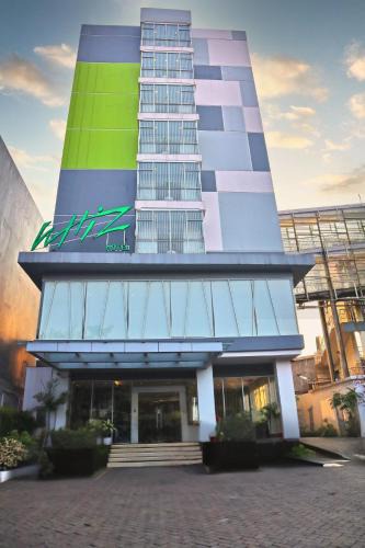 Cikini Hotel | Whiz Hotel Cikini Jakarta
