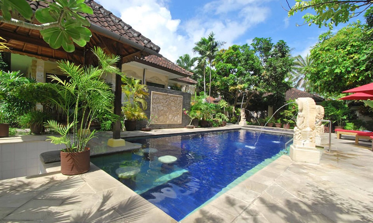 Downtown Kuta Hotel | Yulia Beach Inn Kuta