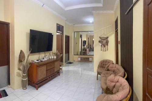 Pogung Lor House | Zahra Guesthouse Shar'i