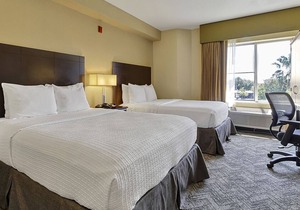 Beautiful Destination! 4 Convenient Spaces, Near SeaWorld Orlando, Free Parking in Orlando