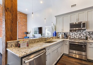 💙 DWNTWN NOLA CHARMER,WITH ALL THE FEELS! 2BR+QUEEN Sleeper Sofa+Private Balcony💙The Steamboat in New Orleans