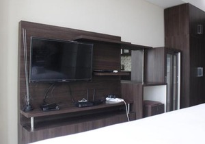 Modern Studio Room at Tamansari La Grande Apartment By Travelio in Bandung