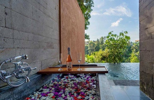 Sambahan House | 1- Bedroom Romance Valley Private Pool and Hot tub in Ubud