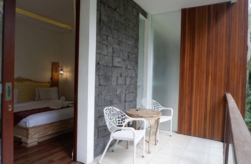 Kutuh Kaja Villa | 1BR Studio Room w/ Jungle View in Ubud Center (6)