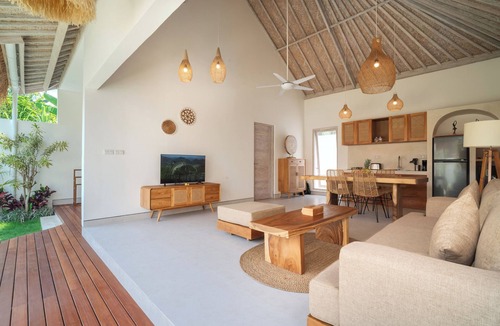 Seminyak Villa | 1BR Villa Izia Cozy Tropical Retreat with Private Pool Near Seminyak Beach