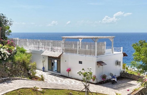 Penida Island Villa | 2BR Ocean View, Infinity Pool, Greek Style, Villa Kerylos