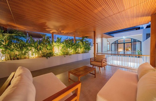 Umalas Villa | 3-Storey Villa Private Rooftop/Pool Seminyak/Changgu Transfers