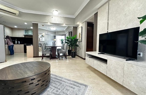 Semanggi Apartment | 3br modern sudirman tower condominum next to mall lippo nusantara