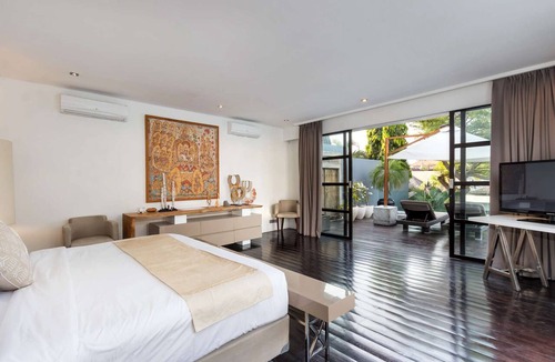 Seminyak Villa | 5 Bedroom Holiday Villa in Seminyak with Private Pool, Bali Villa 2001