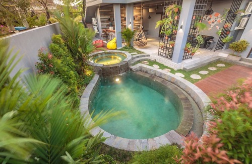 Seminyak Villa | 7Room Villa in central Seminyak | Private Pool & 7BR