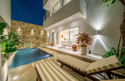 Kediri Villa | 818 Villas Elegant Modern Designer Canggu Villas with Rooftop and Ricefield Views