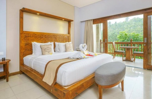 Kelusa Hotel | A Balinese Resort Surrounded with Lush Greenery with Stunning View