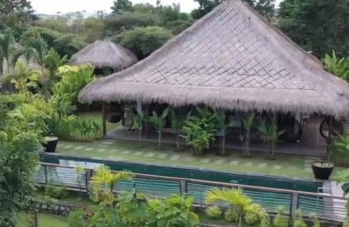 Jimbaran Villa | A Private 7-bedroom villa designed for families, friends, and groups