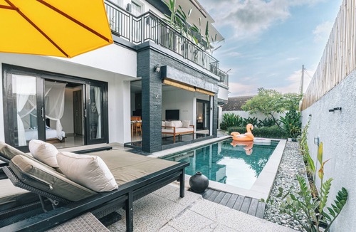 Kerobokan Villa | Affordable 3BR Private Pool Villa near Seminyak & Canggu