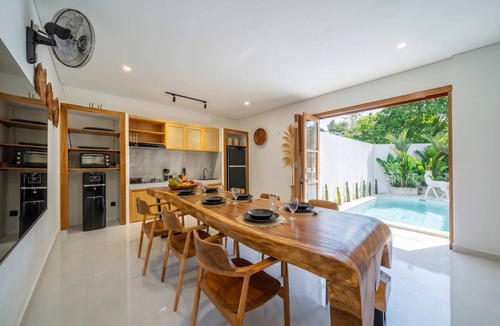 Banjar Semer Villa | Amazing New 3BR Villa with Huge Pool & Jungle View