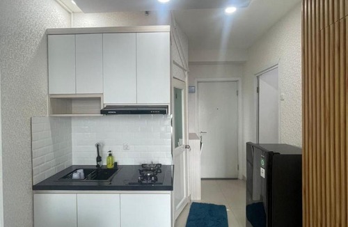 Rawasari Apartment | Apartement Green Pramuka Square suite Room