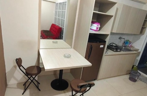 Rawasari Apartment | Apartement Green Pramuka Square suite Room