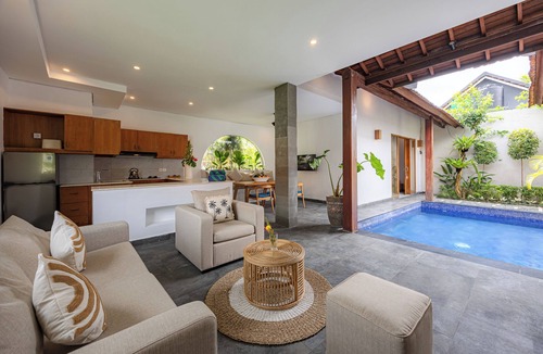 Sunset Road Hotel | Apple Villa & Suite Seminyak