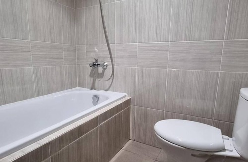Cikarang Apartment | Apt Vasanta Inopark 1 BR Lnd4 dgn Infinity Pool, Onsen dan Netflix