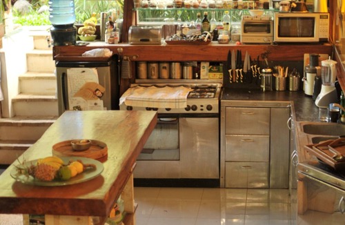 Batubelig Villa | Artist Garden house/home in Batubelig, by the beach, quiet secured high end area