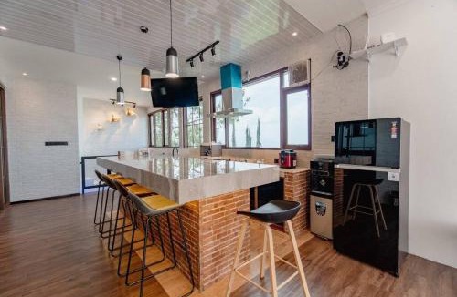 Oro Oro Ombo Villa | Asri Panderman Villa J-1