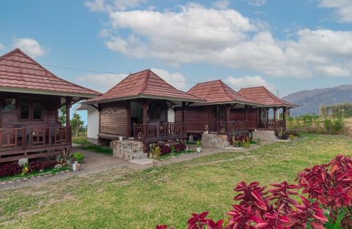 Bayan House | Bale Gantar