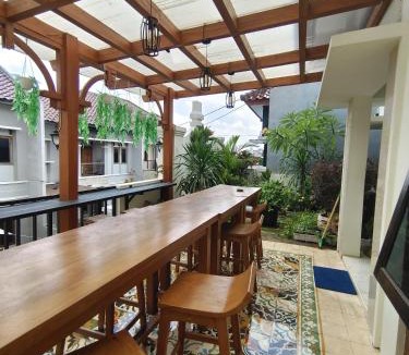 Catur Tunggal House | Balmoral House Ambarukmo
