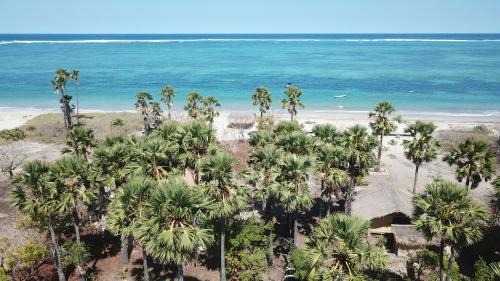 Desa Wula Resort | Beach Hut by S.A.R.