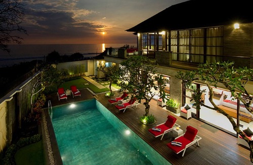 Seminyak Villa | Beachfront Bliss Awaits You – Bali Villa 1076