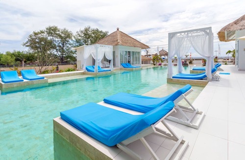 Gili Trawangan Villa | Beachfront villa - 500 m2- 9 rooms You will feel at home, but with hotel service