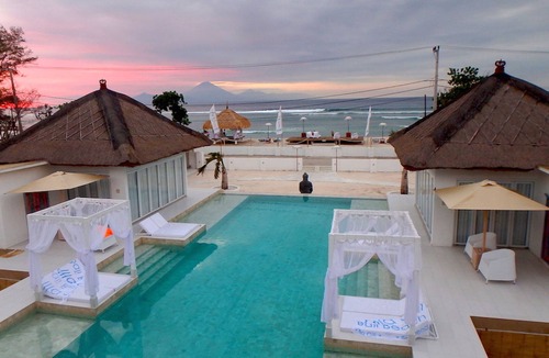 Gili Trawangan Villa | Beachfront villa - 500 m2- 9 rooms You will feel at home, but with hotel service