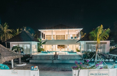 Gili Trawangan Villa | Beachfront villa - 500 m2- 9 rooms You will feel at home, but with hotel service
