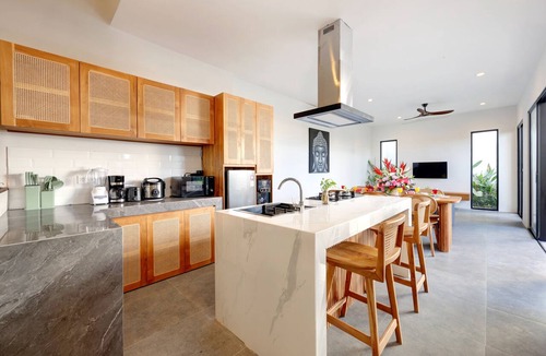 Kesiman Villa | Beachside Luxury 3BR A Tropis Style