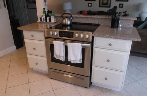 Shipyard Plantation Villa | Beautiful 3 BR Villa Across From Beach w/Lagoon & Golf View & 2 Private Decks
