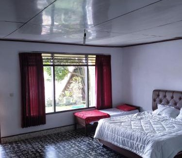 Simanindo House | Bernard's Guest Houses