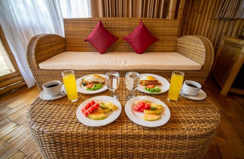 Selat Villa | Breezy hill bamboo retreat