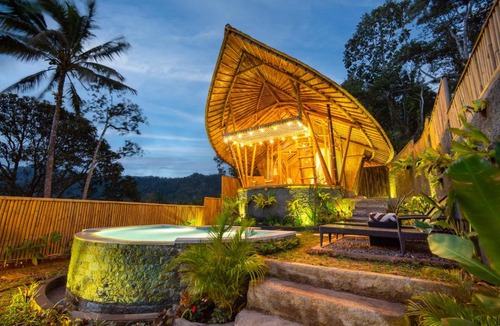 Selat Villa | Breezy hill bamboo retreat