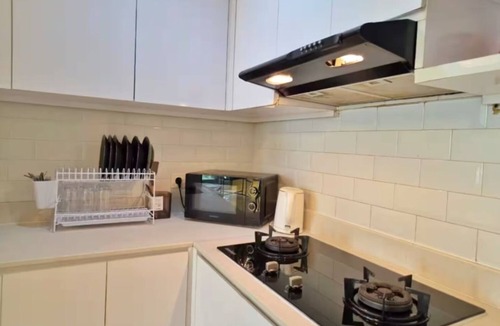 Pantai Indah Kapuk Apartment | By The Pool By SanLiving - 3BR - PIK