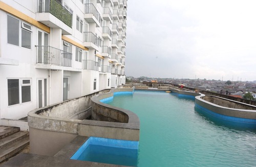 Bekasi Hotel | Capital O Iconic Rooms @ Golden City