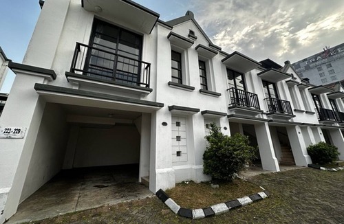 Setiabudi House | Casa D'Ladera Deluxe Double + Parking