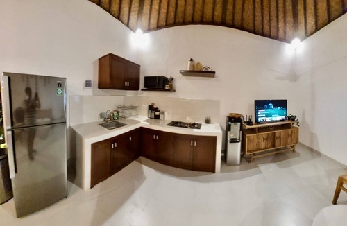 Laksmana Villa | CASA LUWIH Newly Renovated 2BR Villa in Seminyak