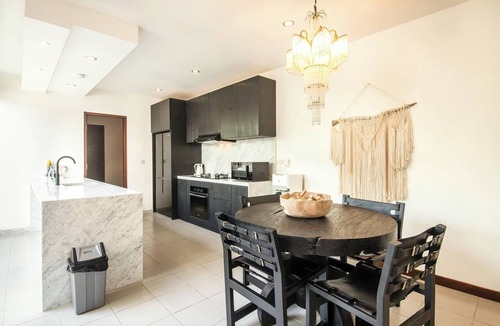 Berawa Villa | Chic 2BR Villas, Brawah, 300m to Coastal Bliss